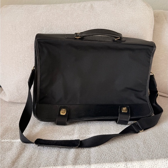 Coach Full Flap Brief #5320 - Picture 1 of 7